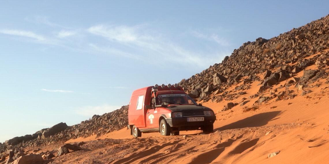 Una carrera hasta Marruecos a bordo de coches ‘chatarra’ con fines solidarios