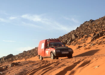 Una carrera hasta Marruecos a bordo de coches ‘chatarra’ con fines solidarios