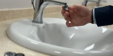 El Ayuntamiento de Fuengirola repartirá 6.000 filtros de grifo para ahorrar un 50% de agua