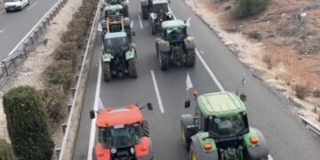 Continúan los cortes de tráfico por tractoradas: Estas son las carreteras de Málaga afectadas