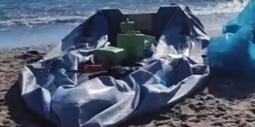 Llega una patera con 14 personas a las costas de Fuengirola