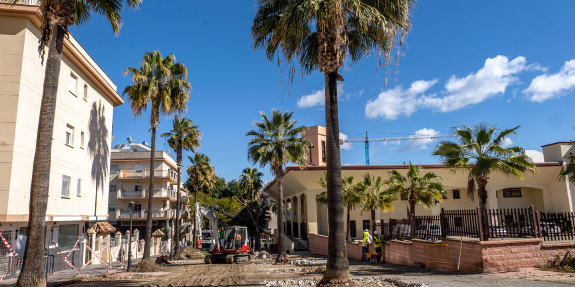 Estepona inicia las obras del sexto aparcamiento de pago en El Carmen