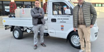 Torremolinos incorpora a su flota un vehículo multifuncional con bomba que permitirá extraer agua reciclada