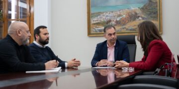 Lara y el edil de Agua mantienen una reunión de trabajo con Acosol para abordar las medidas para ahorrar agua