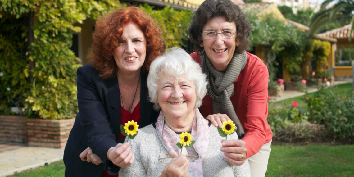 Cudeca logra mantener un equipo de atención domiciliaria gracias al «Movimiento Girasol»