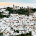 Dos pueblos costasoleños entre los más bonitos de la ‘Málaga blanca’, según National Geographic