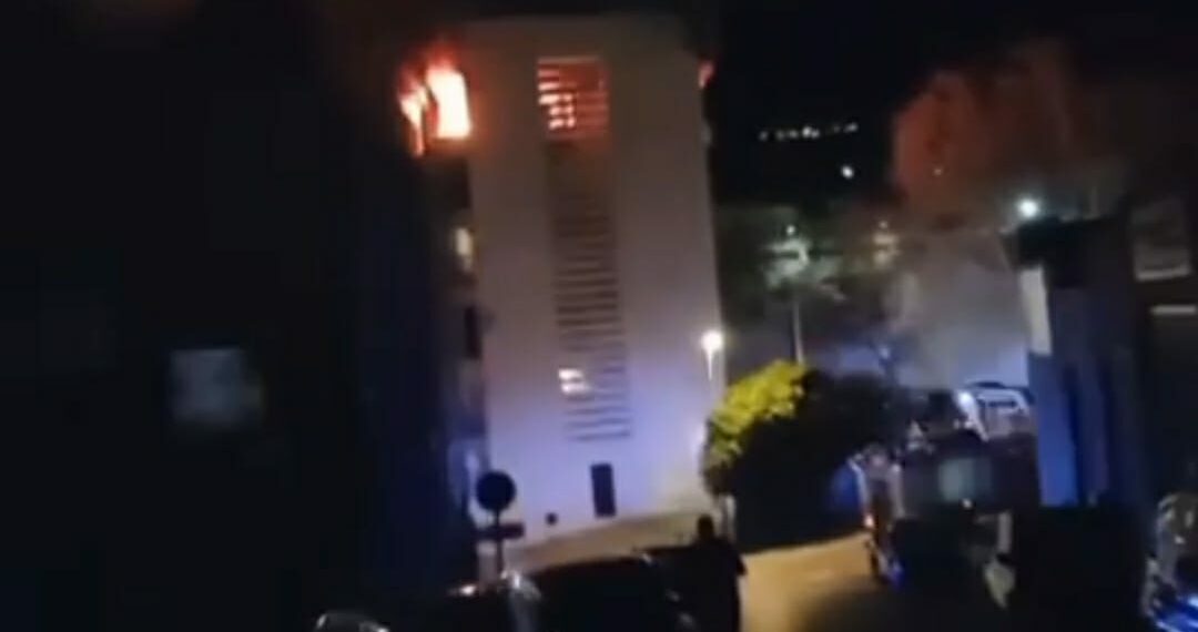 Arde una vivienda en las Albarizas de Marbella