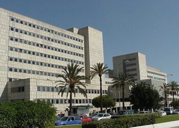 Fallece la bebé de menos de un mes ingresada en el Materno tras presuntos malos tratos