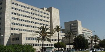 Fallece la bebé de menos de un mes ingresada en el Materno tras presuntos malos tratos