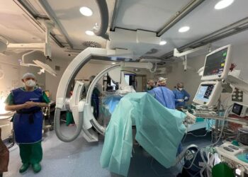 Moreno aspira a «reducir un 60%» las listas de espera quirúrgicas en Andalucía este año con un «plan de choque»