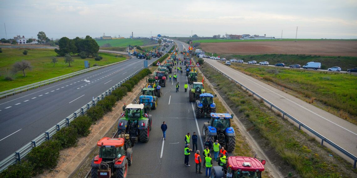 Junta aprueba este martes una declaración institucional a favor de las «justas reivindicaciones» de los agricultores