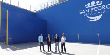 Mejoras en el Palacio de los Deportes Elena Benítez de San Pedro para albergar competiciones oficiales y una escuela de frontenis