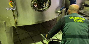 Encuentran 18.400 botellas falsificadas comercializadas bajo la denominación de origen de vinos de Málaga