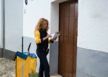 Correos y BBVA lanzan el servicio de entrega de dinero a domicilio en España a través de la ‘app’ del banco