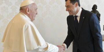 Moreno invita al Papa Francisco a visitar Andalucía