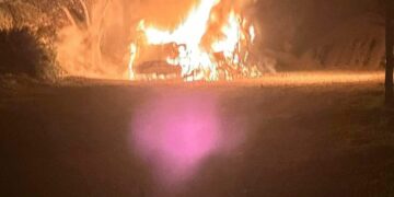 Investigan el hallazgo de un cadáver en el interior de una furgoneta incendiada en Mijas