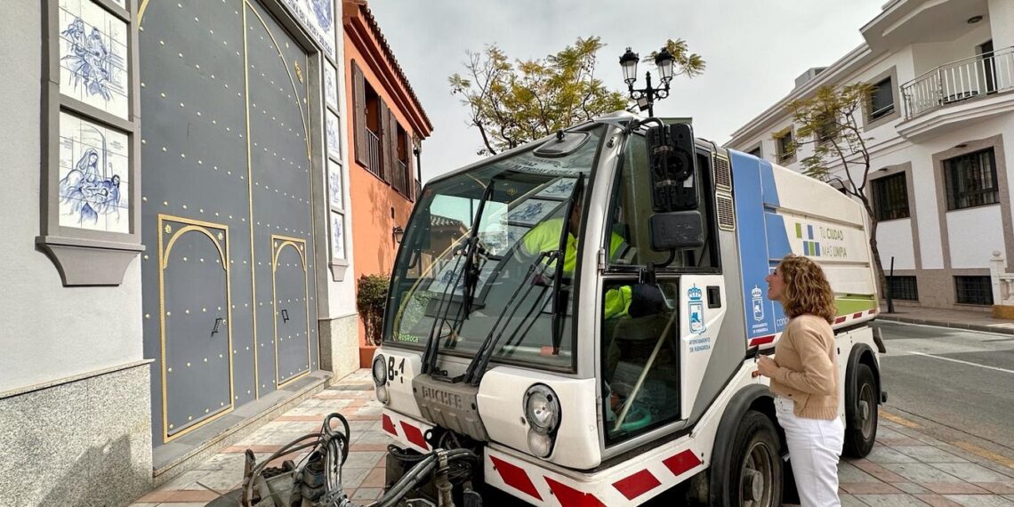 Fuengirola establece un dispositivo especial de Limpieza en Semana Santa con el refuerzo de 21 operarios