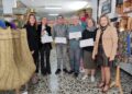 Empleo entrega las placas identificativas a cuatro nuevos talleres adheridos a la Zona de Interés Artesanal de Mijas