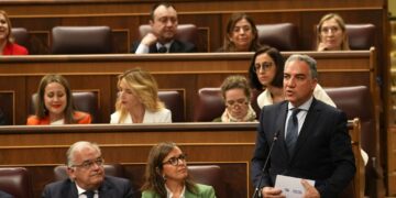 Bendodo dice que Málaga no arreglará problemas de movilidad con un ministro como Puente, «vocero de Sánchez»