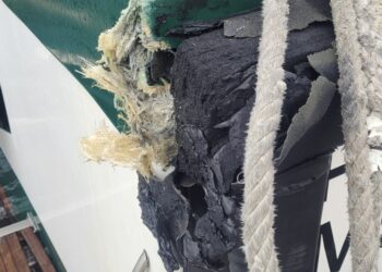 Una narcolancha embiste a una patrullera de la Guardia Civil en Manilva