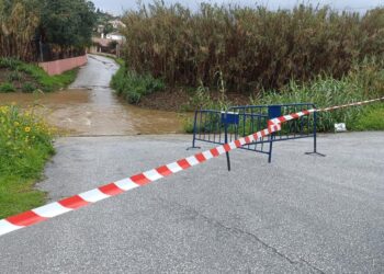 Prohibido el paso a ríos y arroyos de Estepona tras las fuertes lluvias