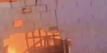 Arde un local de almacenaje de material en Cancelada, Estepona