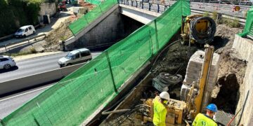 Avanzan las mejoras de la conexión peatonal con la zona norte de Fuengirola con las pasarelas sobre la A-7 en la avenida Clemente Díaz