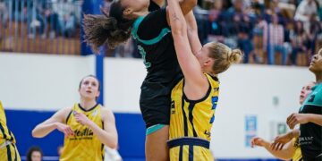 El CAB Estepona le da la vuelta al partido y se hace con su sexta victoria consecutiva