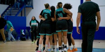 El CAB Estepona se impone ante el NB Paterna (58-57)
