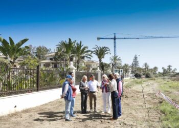 Marbella sigue uniendo a través de una senda peatonal todo el Paseo Marítimo con un nuevo tramo en la zona de Los Monteros