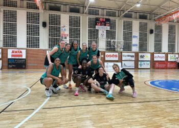 Nueva victoria del CAB Estepona en Zizur Mayor tras resistir al bombardeo de triples de FNB Ardoi