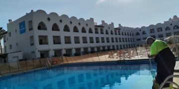 Benalmádena recibe 320.000 litros más de agua gracias a otro hotel  y una comunidad que iban a proceder al vaciado de su piscina
