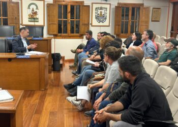 El alcalde de Benalmádena se reúne con los empresarios afectados por el decreto de sequía