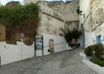Piden al Ayuntamiento de Casares que se instale un ascensor para poder acceder al Castillo