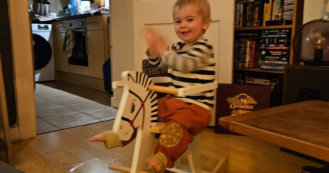 Mijas despide a Robin, el pequeño que luchaba contra un cáncer de alto riesgo