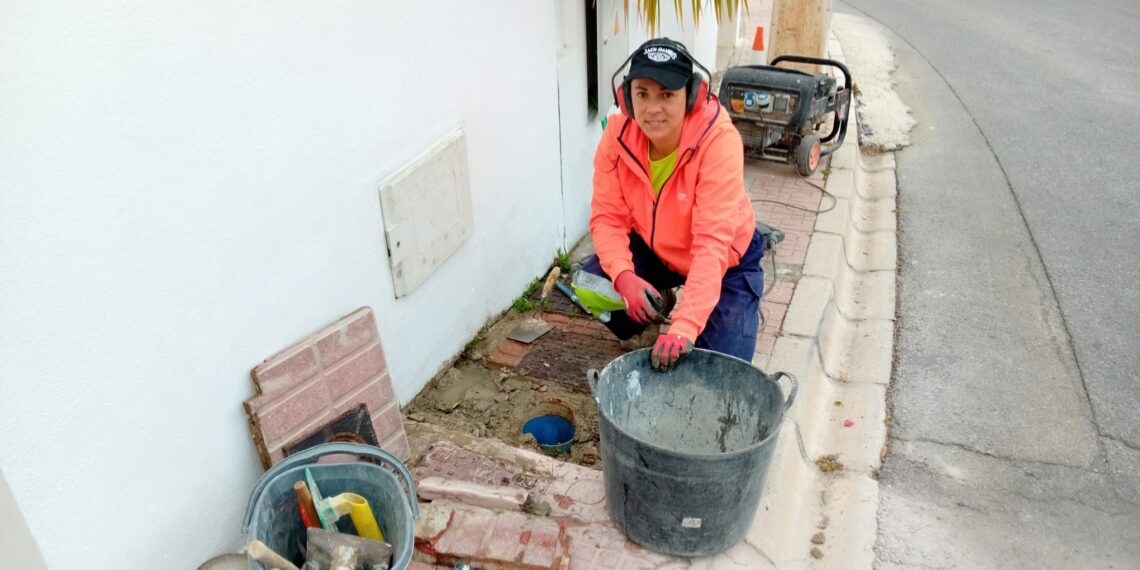 “Hay gente que me para y me dice: olé, qué orgullo ver a una mujer en la obra”