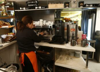 Andalucía se mantiene por encima de los 700.000 parados en febrero, pero desciende en 4.110 personas