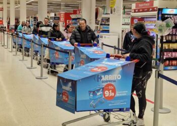 Carrefour lanza los ‘carros sorpresa’ donde el cliente lo adquiere sin conocer contenido y paga menos por él