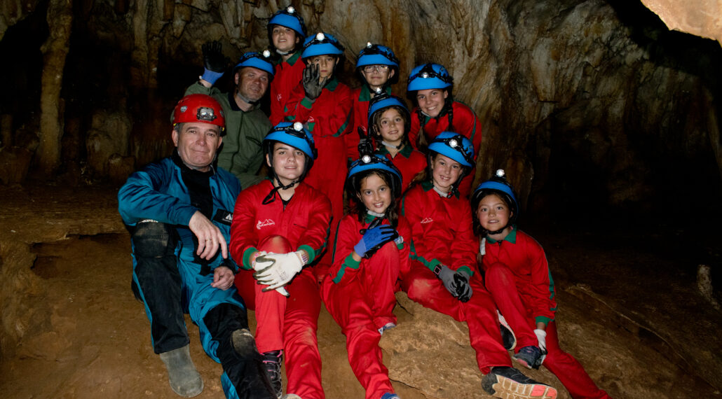 Casares, premiada por la divulgación de la espeleología