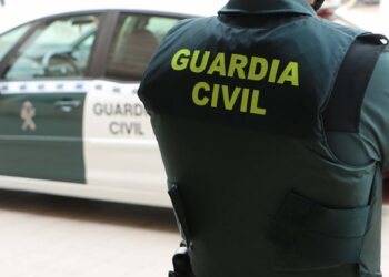 Detenido en Mijas tras robar a una mujer y sacar un cuchillo a un agente que intentó detenerle