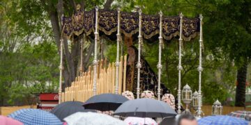 La lluvia no provoca cancelaciones de reservas en los hoteles pero «frena» las de última hora