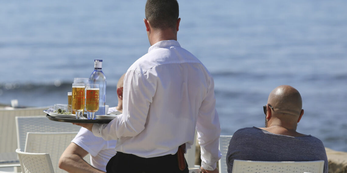 Febrero deja buenos datos para el empleo: el paro bajó en toda la Costa del Sol