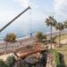 Estepona instala un nuevo puente en Bahía La Plata para mayor seguridad de los paseantes del corredor litoral