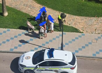 Atropellan a un niño de 3 años en Sabinillas y la ambulancia tarda 40 minutos en llegar