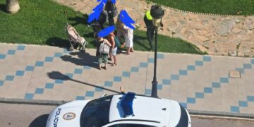 Atropellan a un niño de 3 años en Sabinillas y la ambulancia tarda 40 minutos en llegar