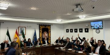 El pleno del Ayuntamiento de Mijas da luz verde a una ampliación presupuestaria de más de 53 millones de euros