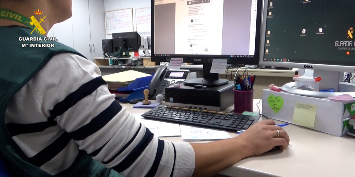 Siete detenidos tras estafar más de tres millones de euros duplicando la tarjeta SIM de sus víctimas