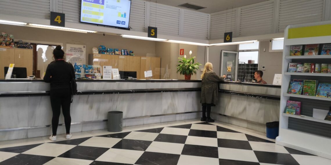 Correos impulsa la paquetería internacional con Finlandia en la Costa del Sol