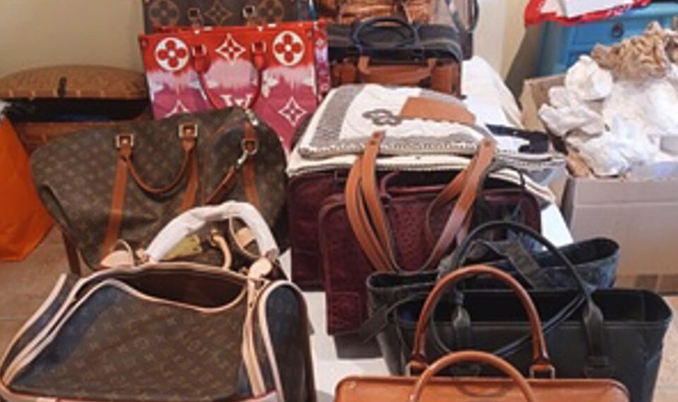 Intervernidos 804 artículos de primeras marcas falsificados a la venta en una tienda física en Marbella