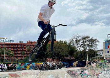 El espectáculo de las BMX regresa este sábado a Fuengirola con la segunda edición de ‘Spring Jam’ en el Skate Plaza Ignacio Echeverría